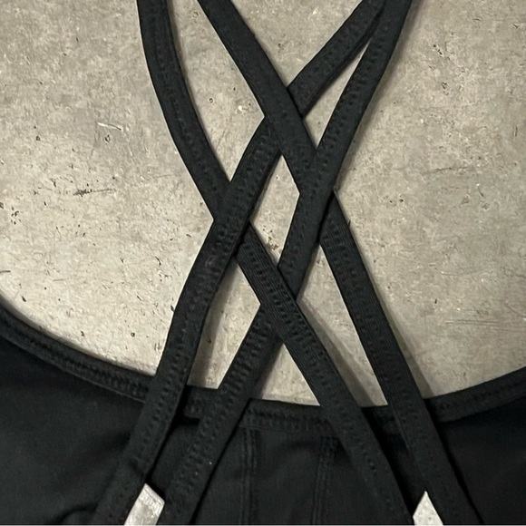 Calvin Klein Performance Womens Fitness
Running Sports Bra Size Medium - Picture 5 of 8